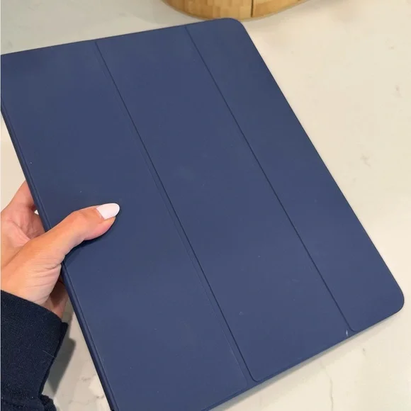 IPad Pro 12.9 - 3rd Gen. LIKE NEW! 256 GB with cellular with Apple folio case - Picture 6 of 8